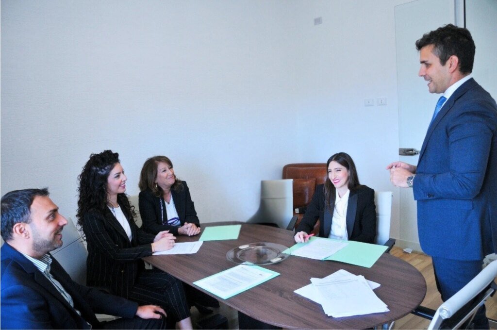 Riunione del team dello Studio Annicchiarico Dalo – avvocati e commercialisti a Grottaglie